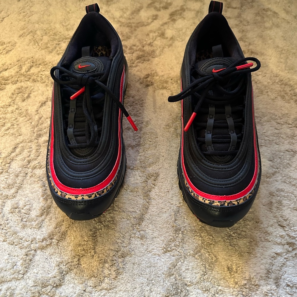 Nike Presto Size 7 cheetah black red